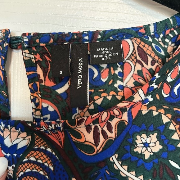 4/$20 Vero Moda paisley long sleeve scoop neck light pink and navy blouse size S - Picture 8 of 8